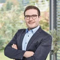 Christopher Markert: Heffe & Markert Steuerberatungsgesellschaft mbH · Hanau